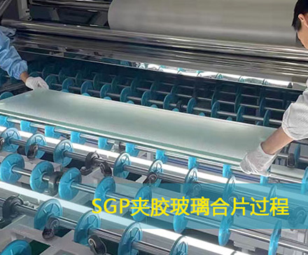 群安SGP夹胶玻璃应用于楼梯地板项目